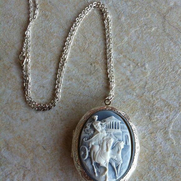 Victorian Valentine’s gift Renaissance Roman Chariot Locket Blue Necklace Viking - Picture 6 of 8